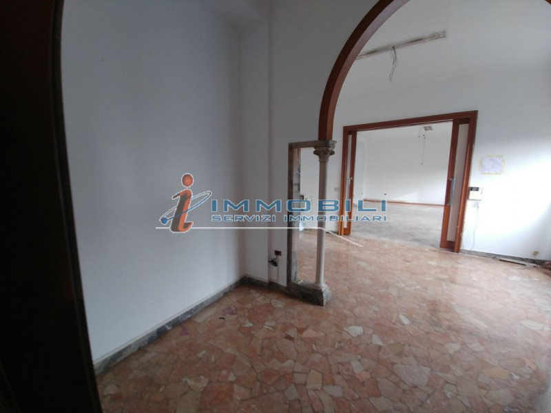 Immagine 18 di Ufficio in affitto  in VIA GALLARATE a Milano