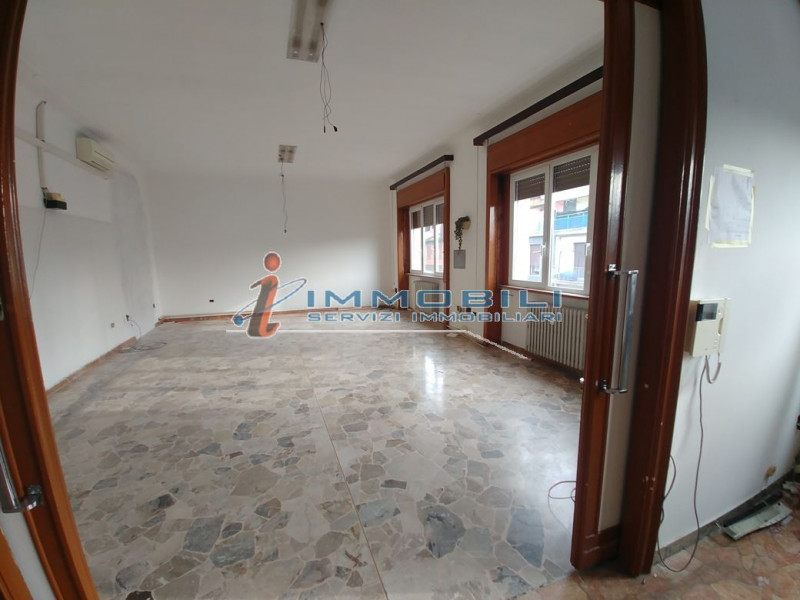 Immagine 20 di Ufficio in affitto  in VIA GALLARATE a Milano