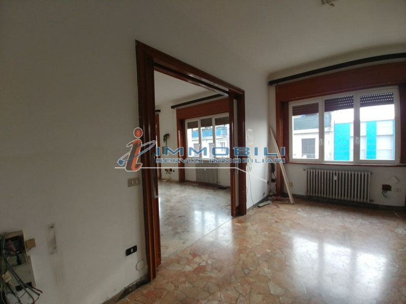 Immagine 22 di Ufficio in affitto  in VIA GALLARATE a Milano