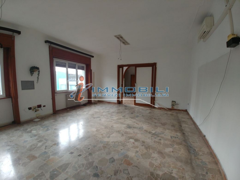 Immagine 24 di Ufficio in affitto  in VIA GALLARATE a Milano