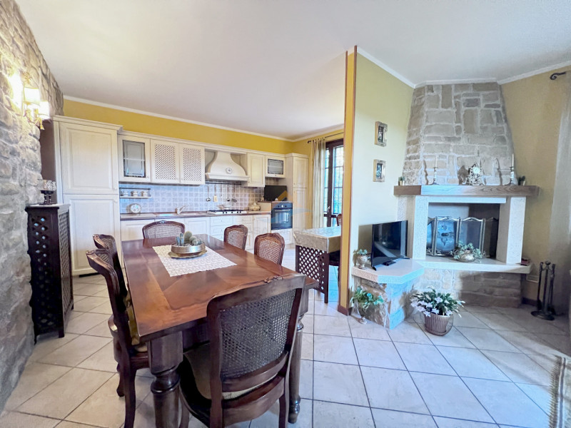 Immagine 8 di Villetta a schiera in vendita  in Via Grezze a Desenzano Del Garda