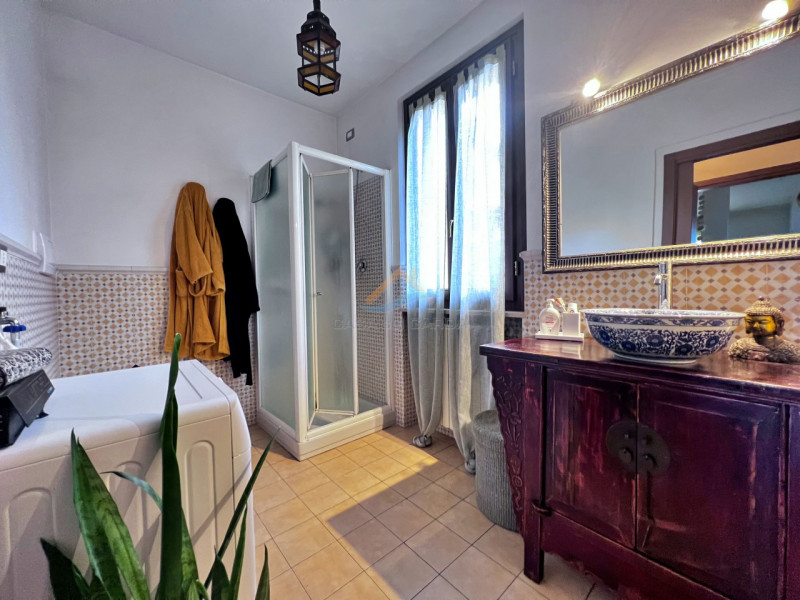 Immagine 18 di Villetta a schiera in vendita  in Via Grezze a Desenzano Del Garda