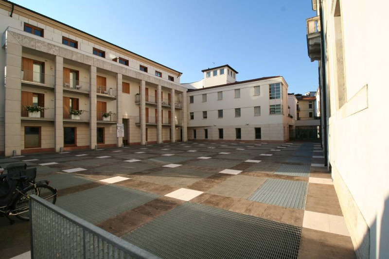 Immagine 3 di Attico in vendita  in contrà porti a Vicenza