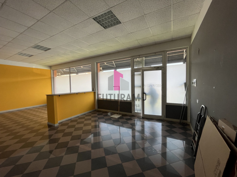 Immagine 8 di Negozio in affitto  in via del santo a Limena