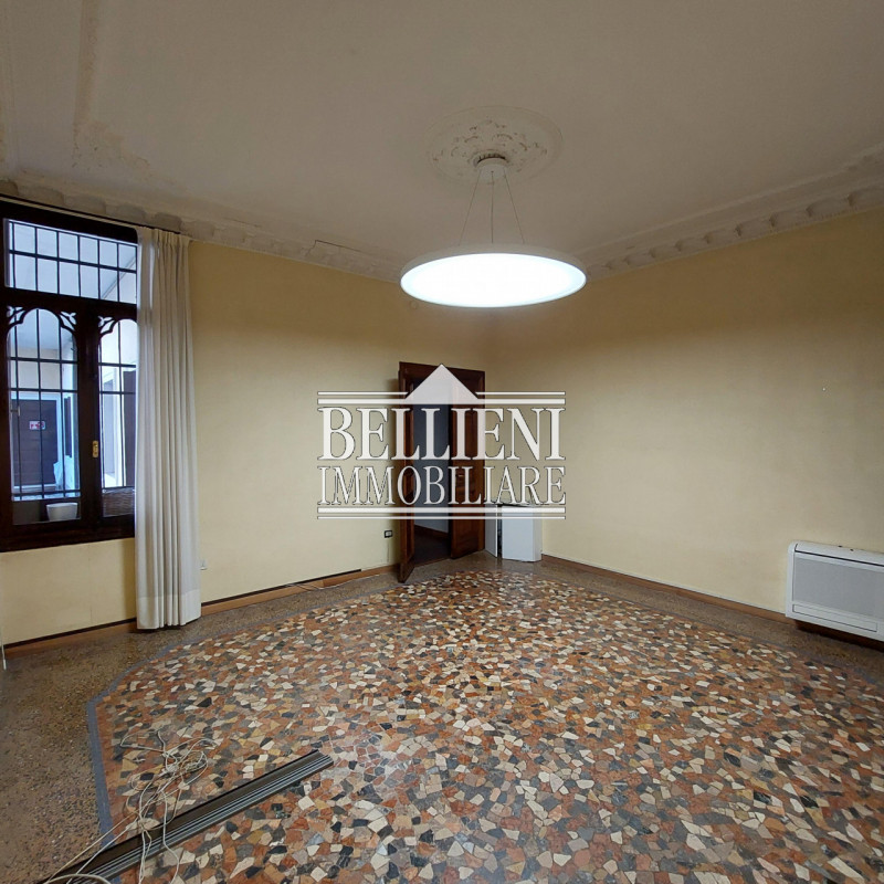 Immagine 4 di Ufficio in affitto  in Ponte degli Angeli a Vicenza