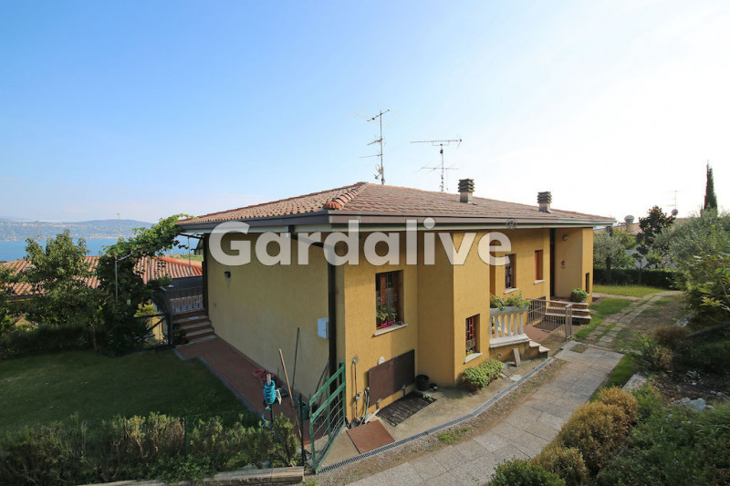 Immagine 2 di Casa bifamiliare in vendita  in Via Sant'Ambroggio 9 a Toscolano-Maderno