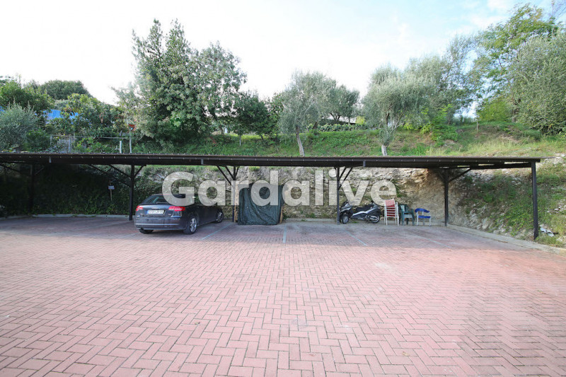 Immagine 10 di Casa bifamiliare in vendita  in Via Sant'Ambroggio 9 a Toscolano-Maderno