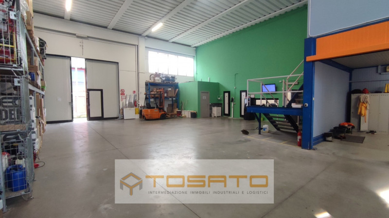 Immagine 3 di Capannone industriale in vendita  a Sona