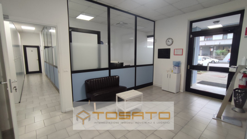 Immagine 7 di Capannone industriale in vendita  a Sona