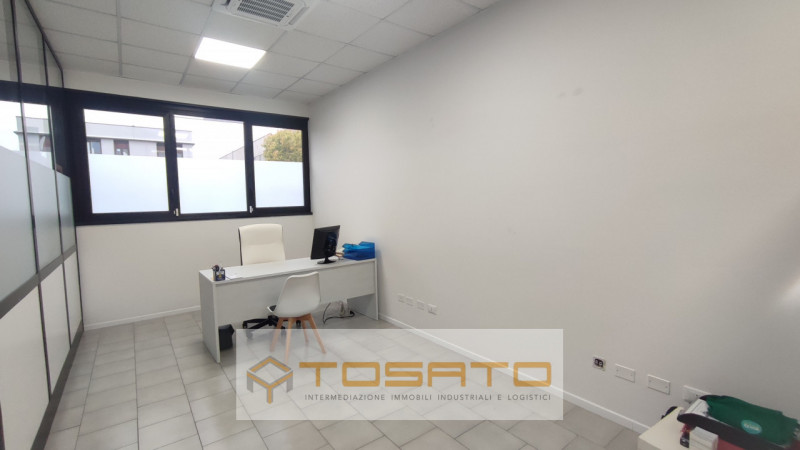 Immagine 8 di Capannone industriale in vendita  a Sona