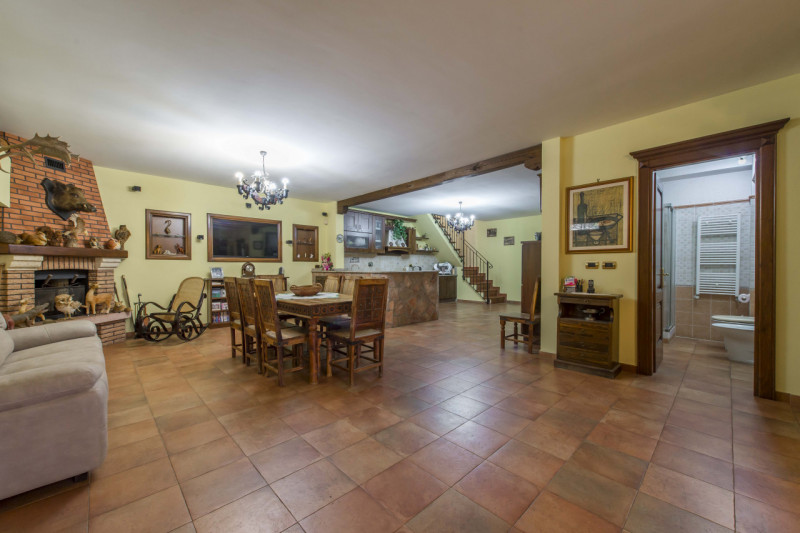 Immagine 7 di Villa in vendita  in via aurelio milloss 14 a Roma