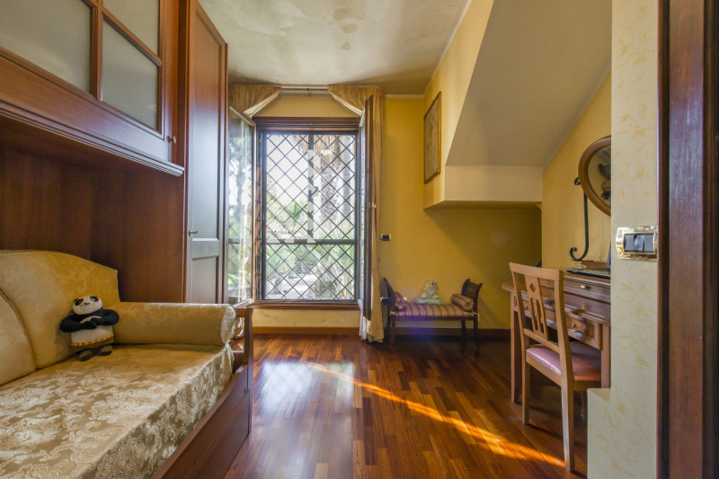 Immagine 19 di Villa in vendita  in via aurelio milloss 14 a Roma