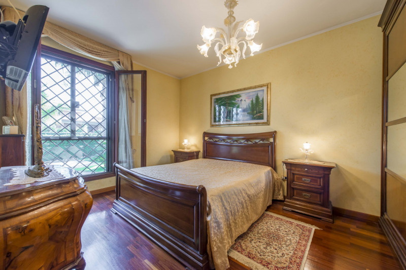 Immagine 20 di Villa in vendita  in via aurelio milloss 14 a Roma