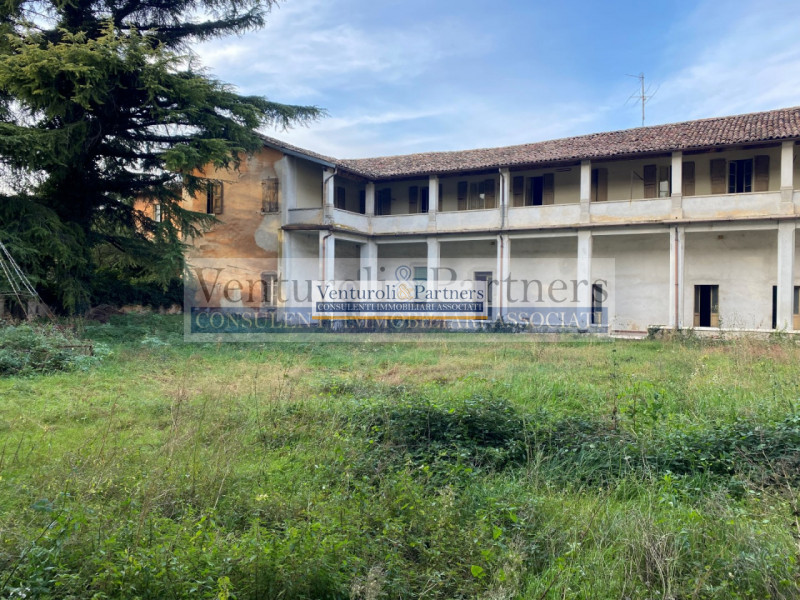 Immagine 5 di Palazzo in vendita  in piazza del corlo a Lonato del Garda