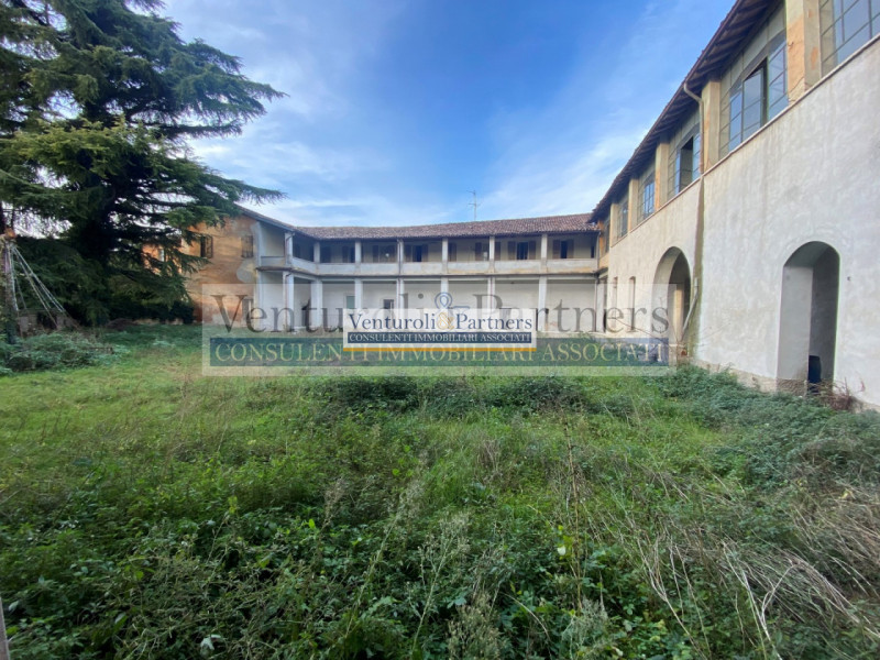 Immagine 6 di Palazzo in vendita  in piazza del corlo a Lonato del Garda