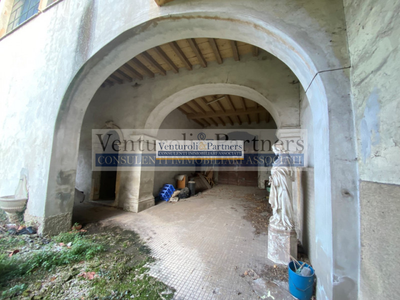 Immagine 8 di Palazzo in vendita  in piazza del corlo a Lonato del Garda