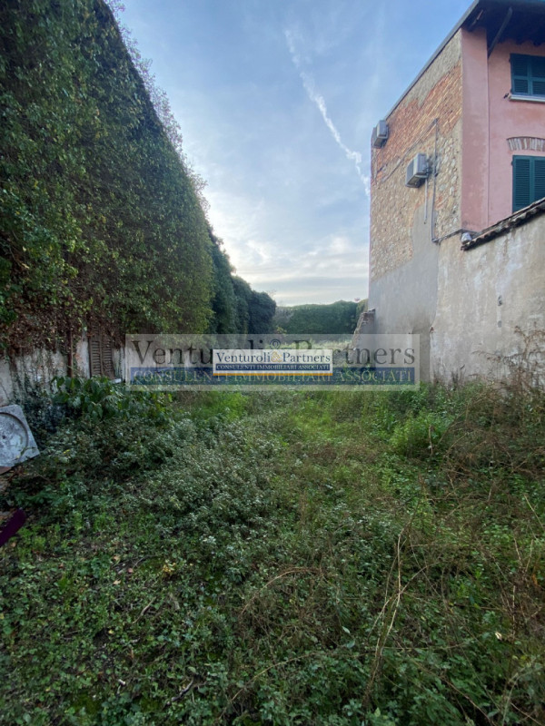 Immagine 13 di Palazzo in vendita  in piazza del corlo a Lonato del Garda