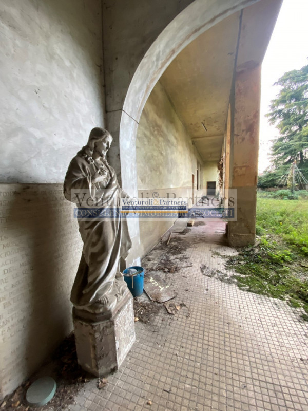 Immagine 14 di Palazzo in vendita  in piazza del corlo a Lonato del Garda