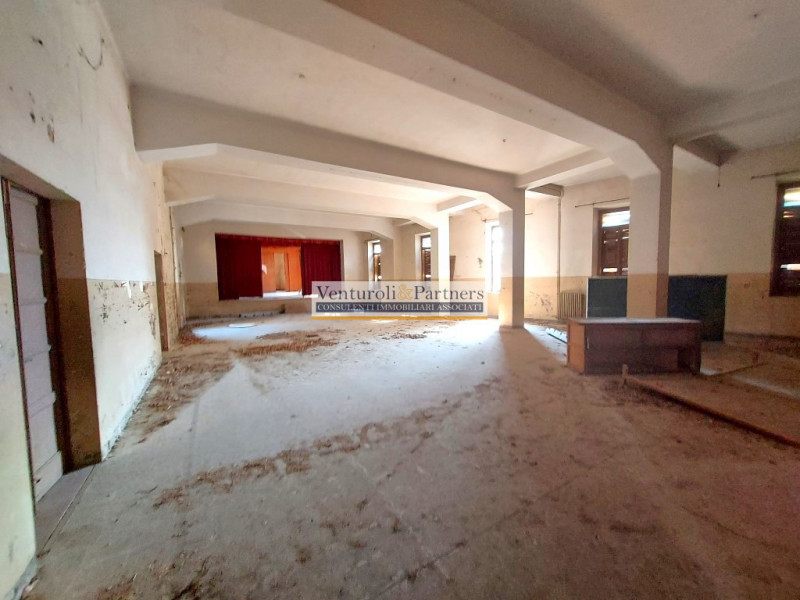 Immagine 15 di Palazzo in vendita  in piazza del corlo a Lonato del Garda