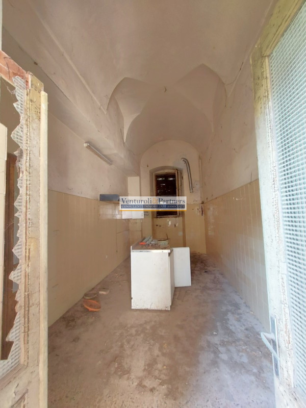 Immagine 18 di Palazzo in vendita  in piazza del corlo a Lonato del Garda