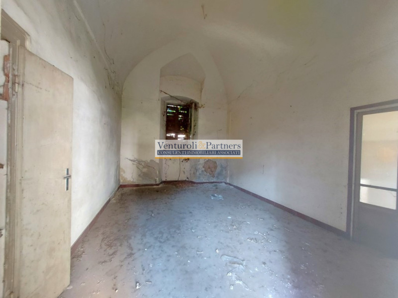 Immagine 19 di Palazzo in vendita  in piazza del corlo a Lonato del Garda