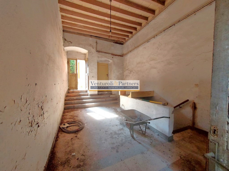 Immagine 23 di Palazzo in vendita  in piazza del corlo a Lonato del Garda