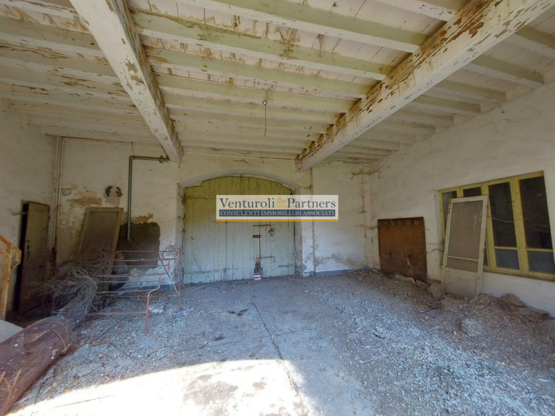 Immagine 26 di Palazzo in vendita  in piazza del corlo a Lonato del Garda