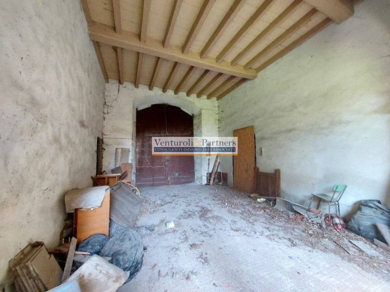 Immagine 27 di Palazzo in vendita  in piazza del corlo a Lonato del Garda