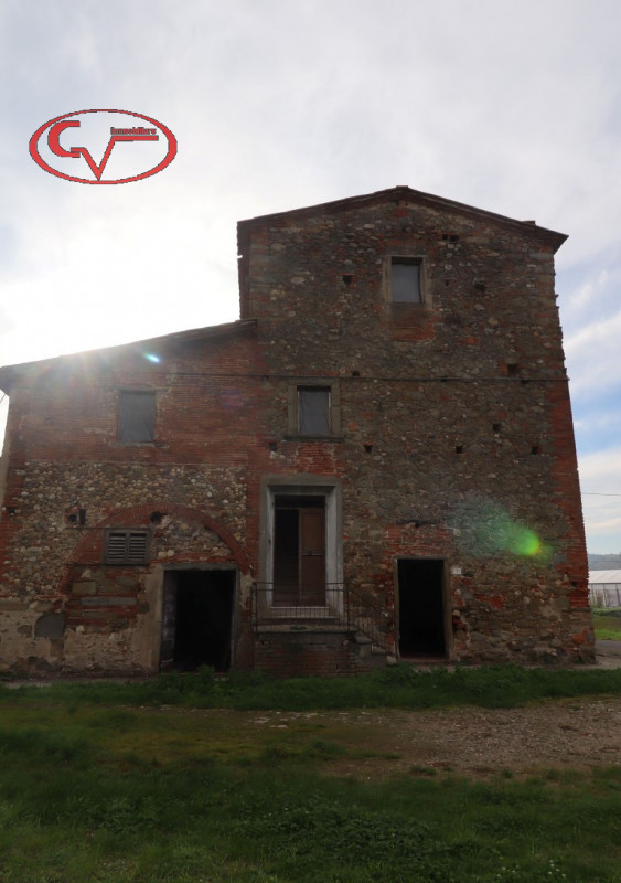Immagine 1 di Rustico / casale in vendita  in via vespucci a Montevarchi