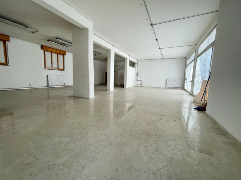 Immagine 1 di Laboratorio in vendita  in Via Fortunato a Carpi