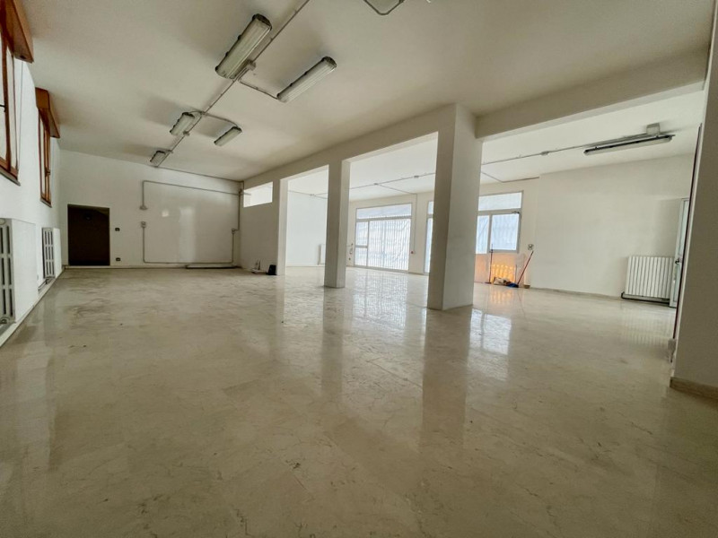 Immagine 3 di Laboratorio in vendita  in Via Fortunato a Carpi