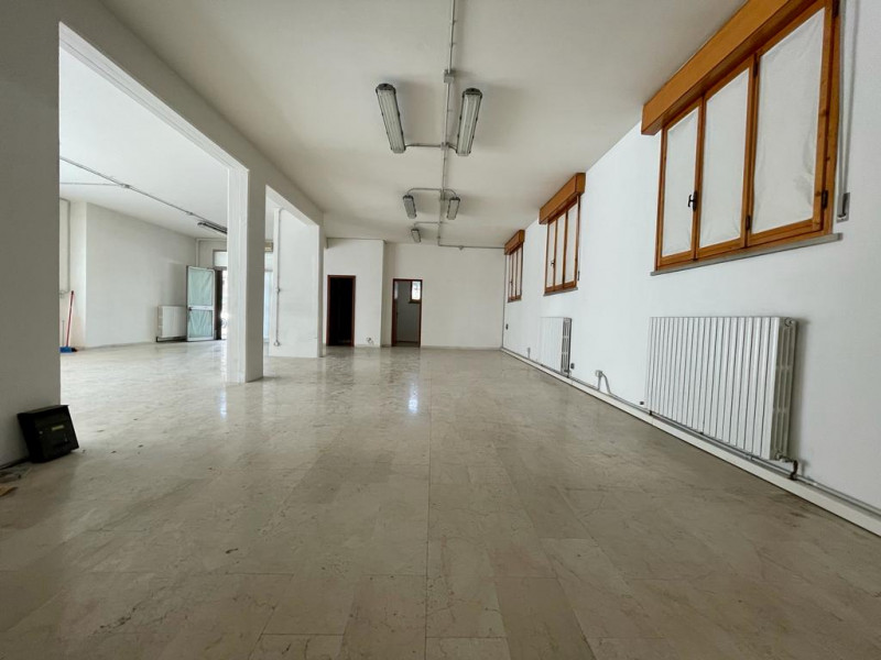 Immagine 4 di Laboratorio in vendita  in Via Fortunato a Carpi
