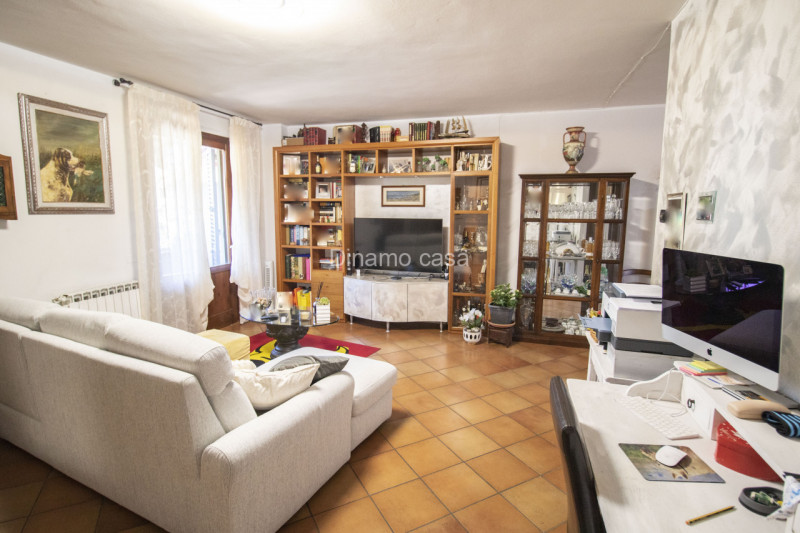 Immagine 4 di Villetta a schiera in vendita  a Carmignano