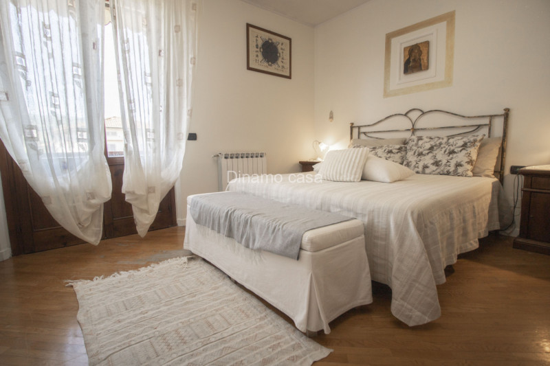 Immagine 8 di Villetta a schiera in vendita  a Carmignano