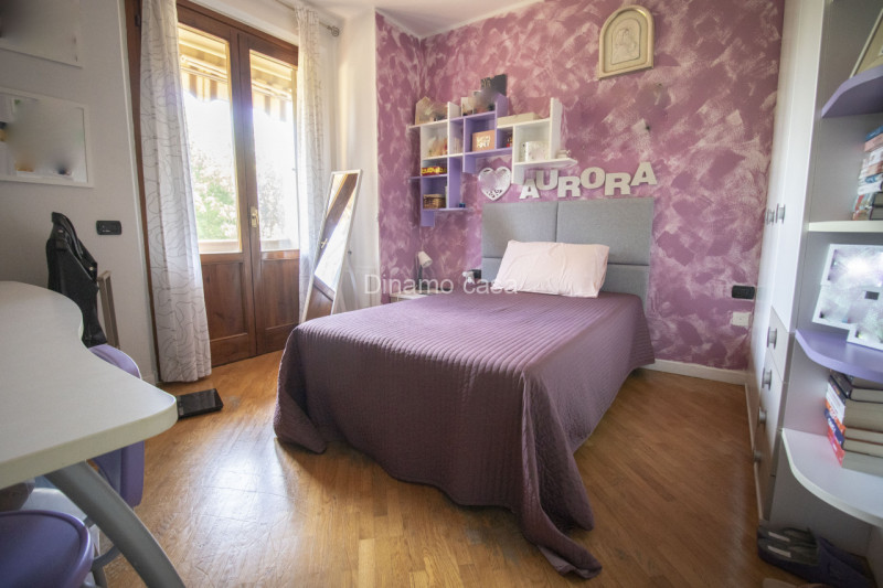 Immagine 11 di Villetta a schiera in vendita  a Carmignano