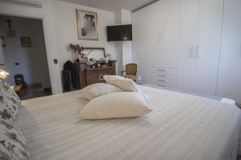 Immagine 16 di Villetta a schiera in vendita  a Carmignano