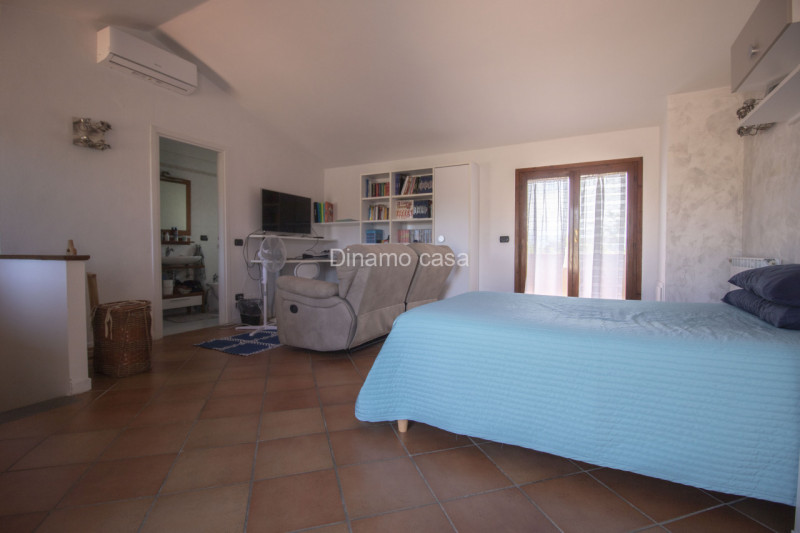 Immagine 23 di Villetta a schiera in vendita  a Carmignano