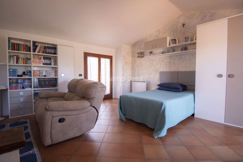 Immagine 25 di Villetta a schiera in vendita  a Carmignano