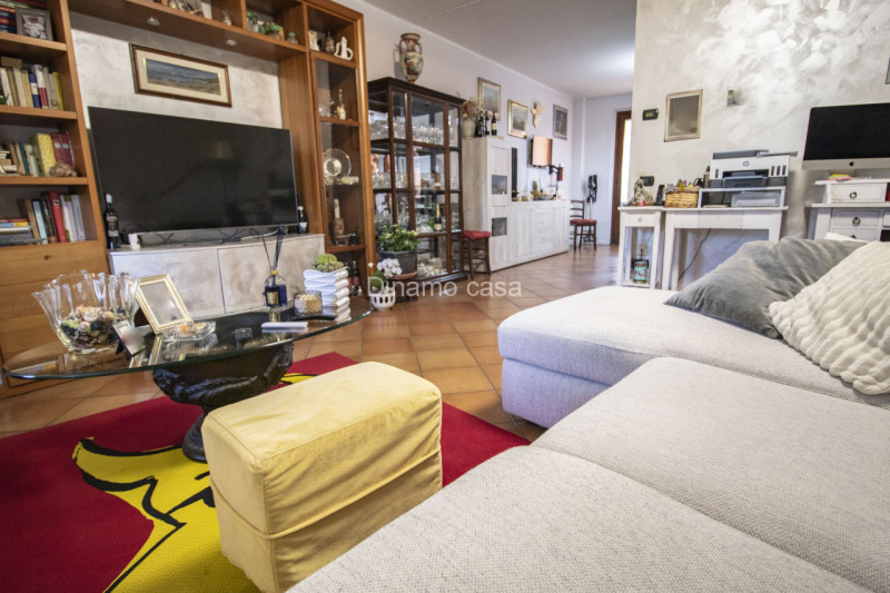 Immagine 35 di Villetta a schiera in vendita  a Carmignano