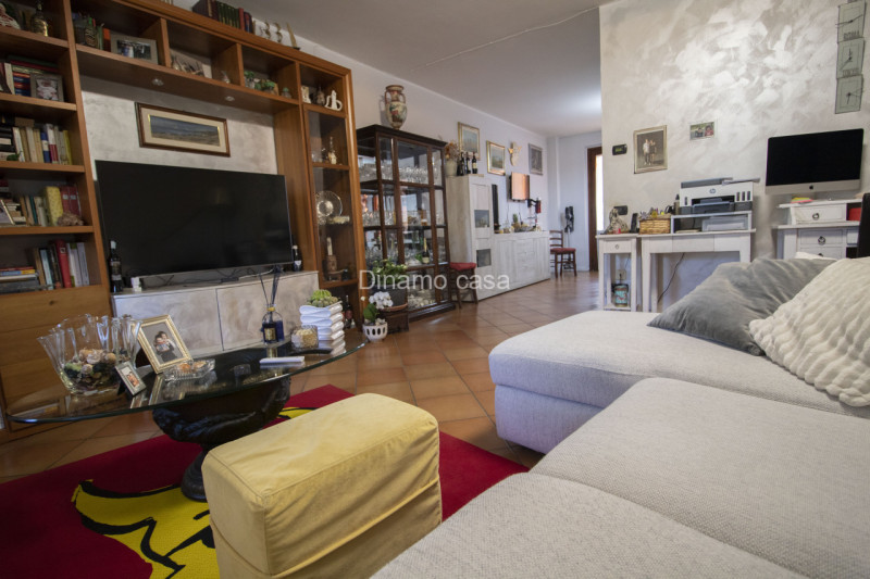 Immagine 36 di Villetta a schiera in vendita  a Carmignano