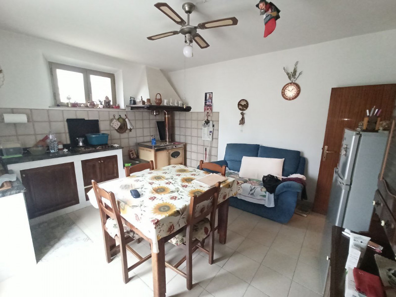 Immagine 6 di Casa indipendente in vendita  in Via Roma a Castiglione Del Lago