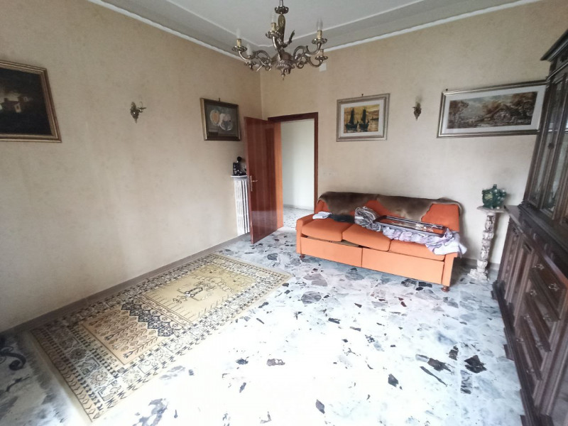 Immagine 9 di Casa indipendente in vendita  in Via Roma a Castiglione Del Lago