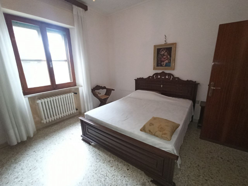 Immagine 17 di Casa indipendente in vendita  in Via Roma a Castiglione Del Lago