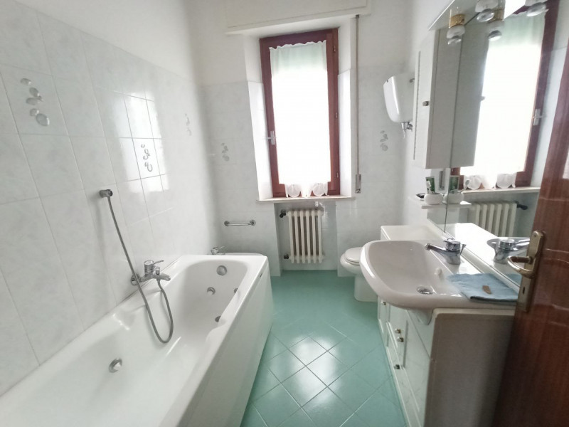 Immagine 19 di Casa indipendente in vendita  in Via Roma a Castiglione Del Lago