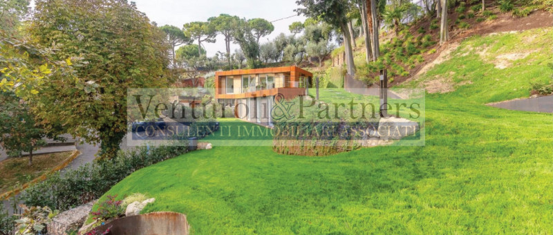 Immagine 4 di Villa in vendita  in Via Pergola a Padenghe Sul Garda