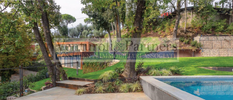 Immagine 9 di Villa in vendita  in Via Pergola a Padenghe Sul Garda