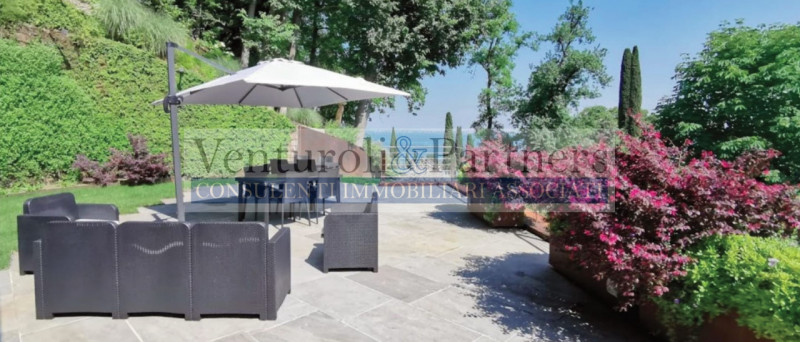 Immagine 10 di Villa in vendita  in Via Pergola a Padenghe Sul Garda