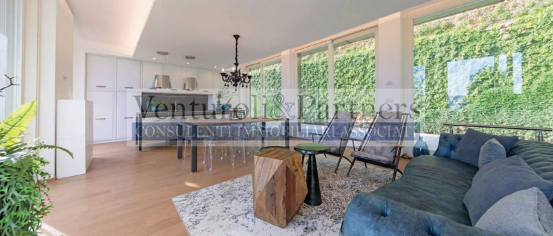 Immagine 13 di Villa in vendita  in Via Pergola a Padenghe Sul Garda