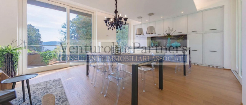 Immagine 14 di Villa in vendita  in Via Pergola a Padenghe Sul Garda