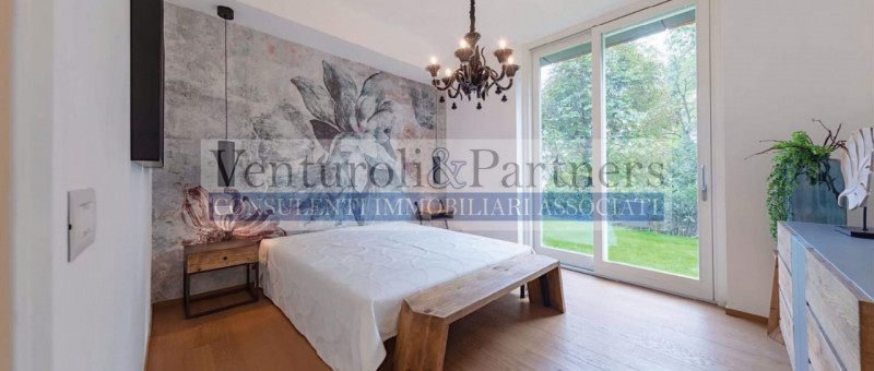 Immagine 17 di Villa in vendita  in Via Pergola a Padenghe Sul Garda